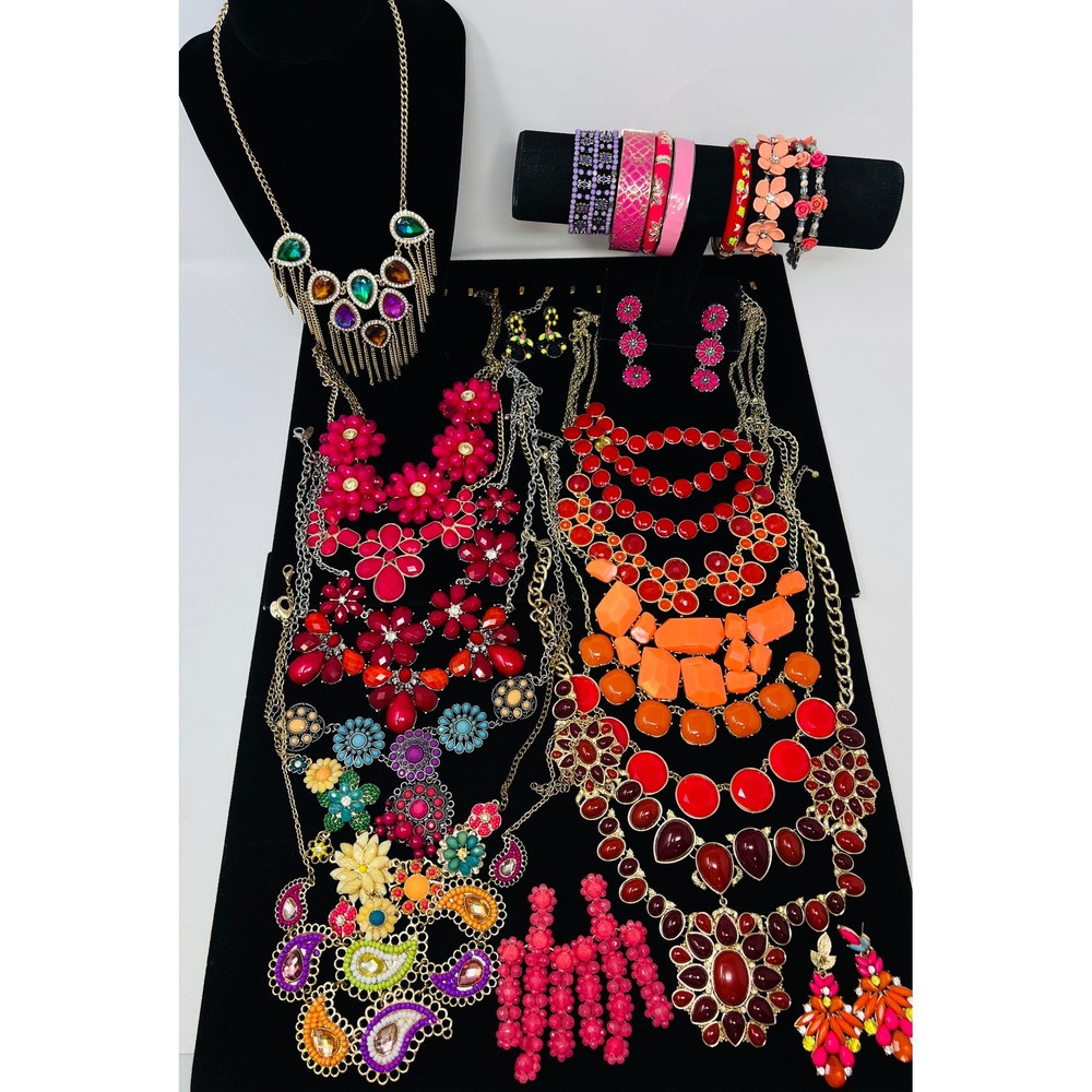 Modern Chunky Red Pink Colorful Rhinestone Statement Necklaces & Bracelet Of 23